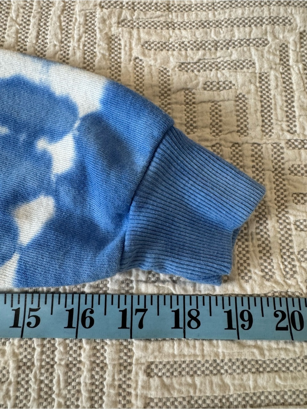 Wildfox Blue White Tie Dye Sweatshirt Small | Lightweight Cotton Blend Pullover - Picture 8 of 10
